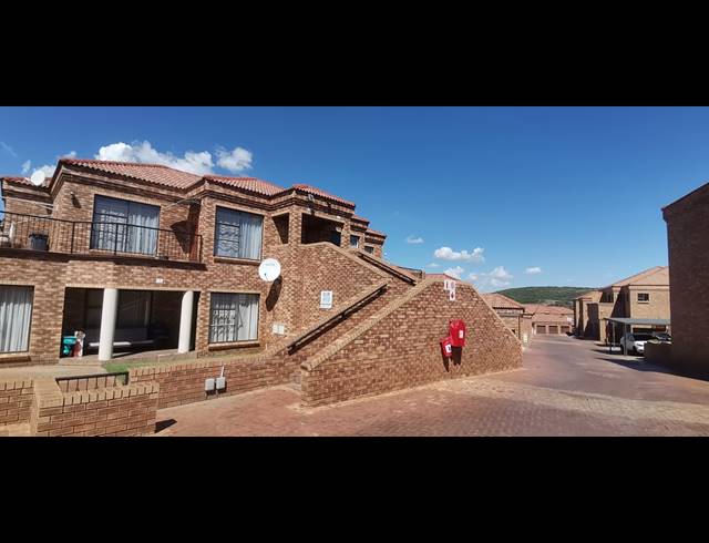 2 BEDROOM TOWNHOUSE FOR SALE IN LIEFDE EN VREDE